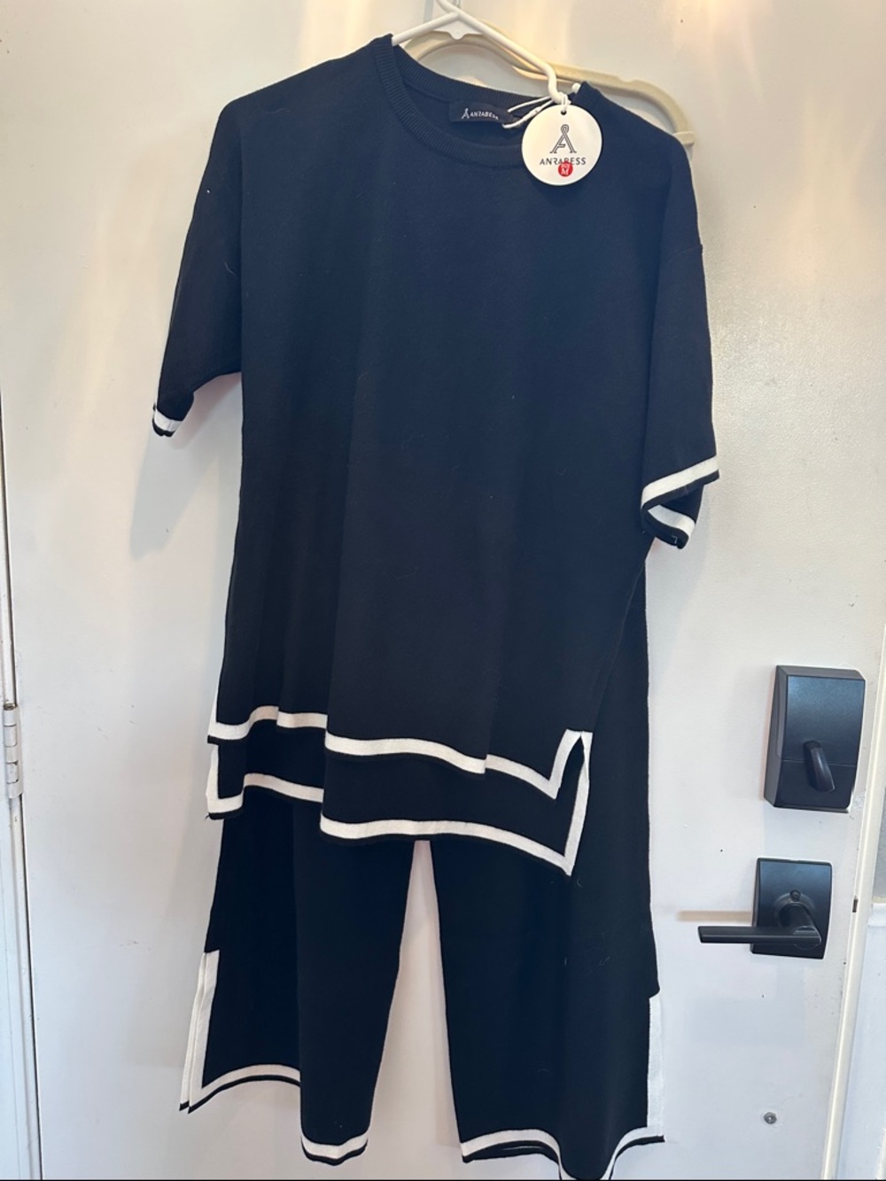 Anrabess Black Knit Two-Piece Set with White Trim size M